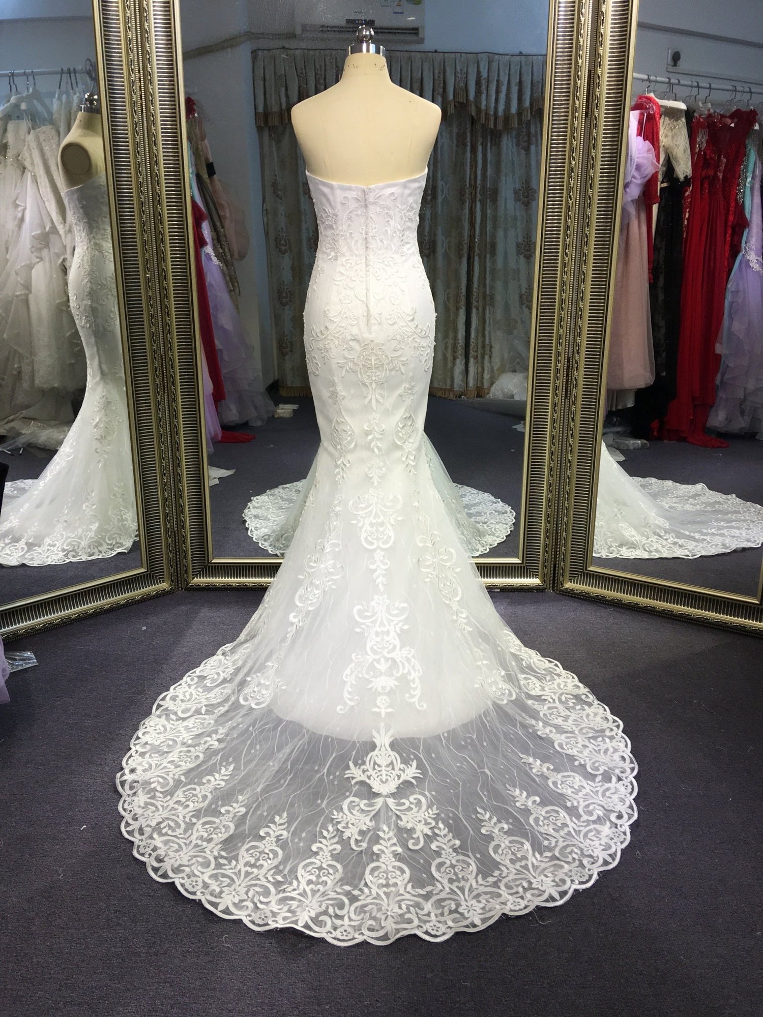 LAYLIN | Strapless Fitted Lace Mermaid Wedding Dresss Perth Australia